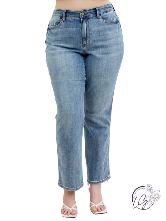 Curvy Ariana Dad Jeans By Judy Blue