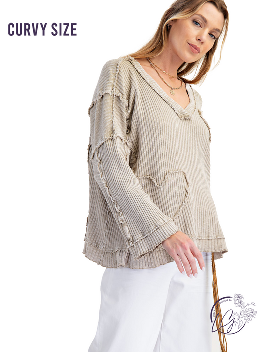 Curvy Rustic Heartbeat Pullover