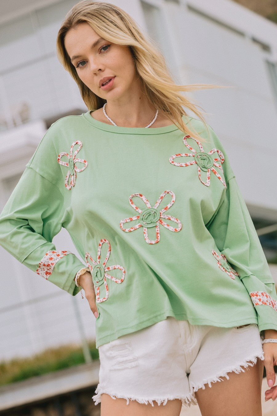 Curvy Retro Daisy Long Sleeve