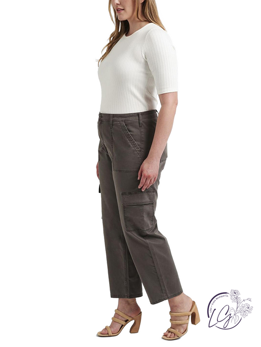 Curvy Makenna Suki Mid Rise Cargo Pants by Silver Jeans
