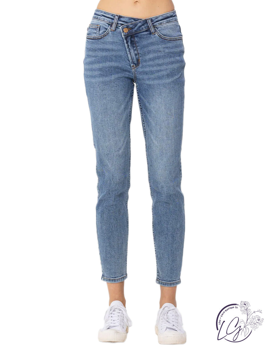 (Sale)Tina Crossed Over Waistband Relaxed By Judy Blue