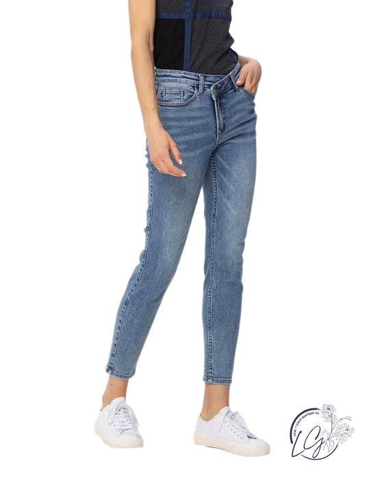 (Sale)Tina Crossed Over Waistband Relaxed By Judy Blue