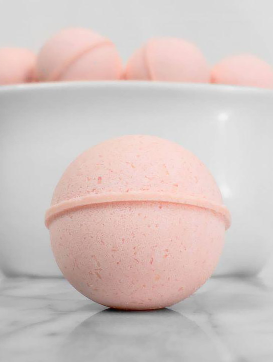 Kiss and Tell Bath Bomb