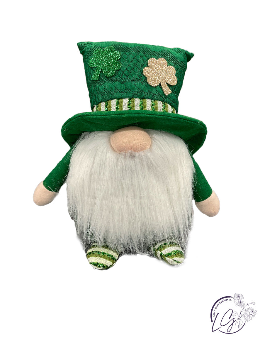 IRISH GNOME SITTER