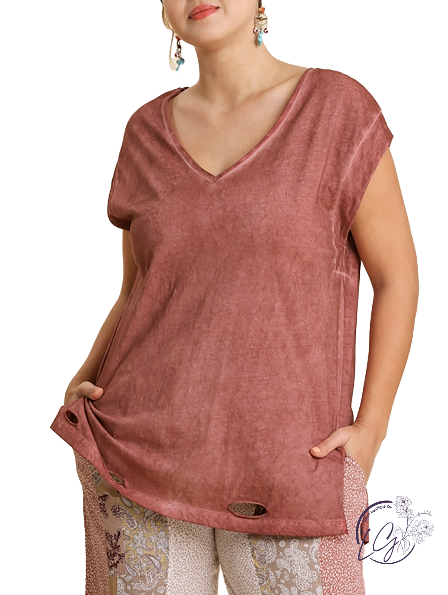 Curvy The Best Things Distressed V-Neck