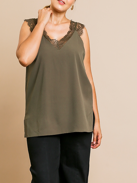 Curvy Feeling Good V-Neck Lace Cami