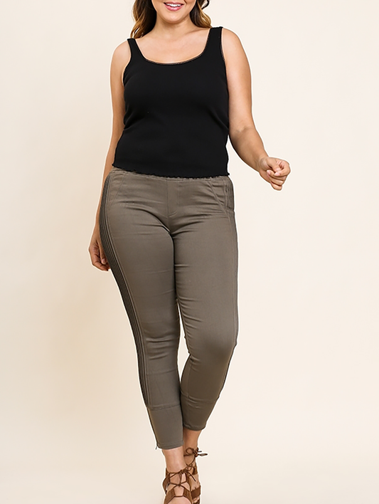 Curvy Explain Yourself High-Rise Pants