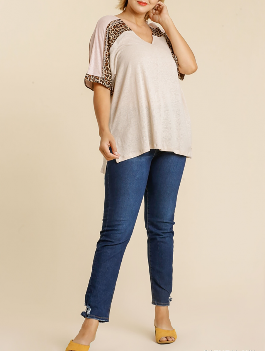 Curvy All in the Details Short Sleeve Top